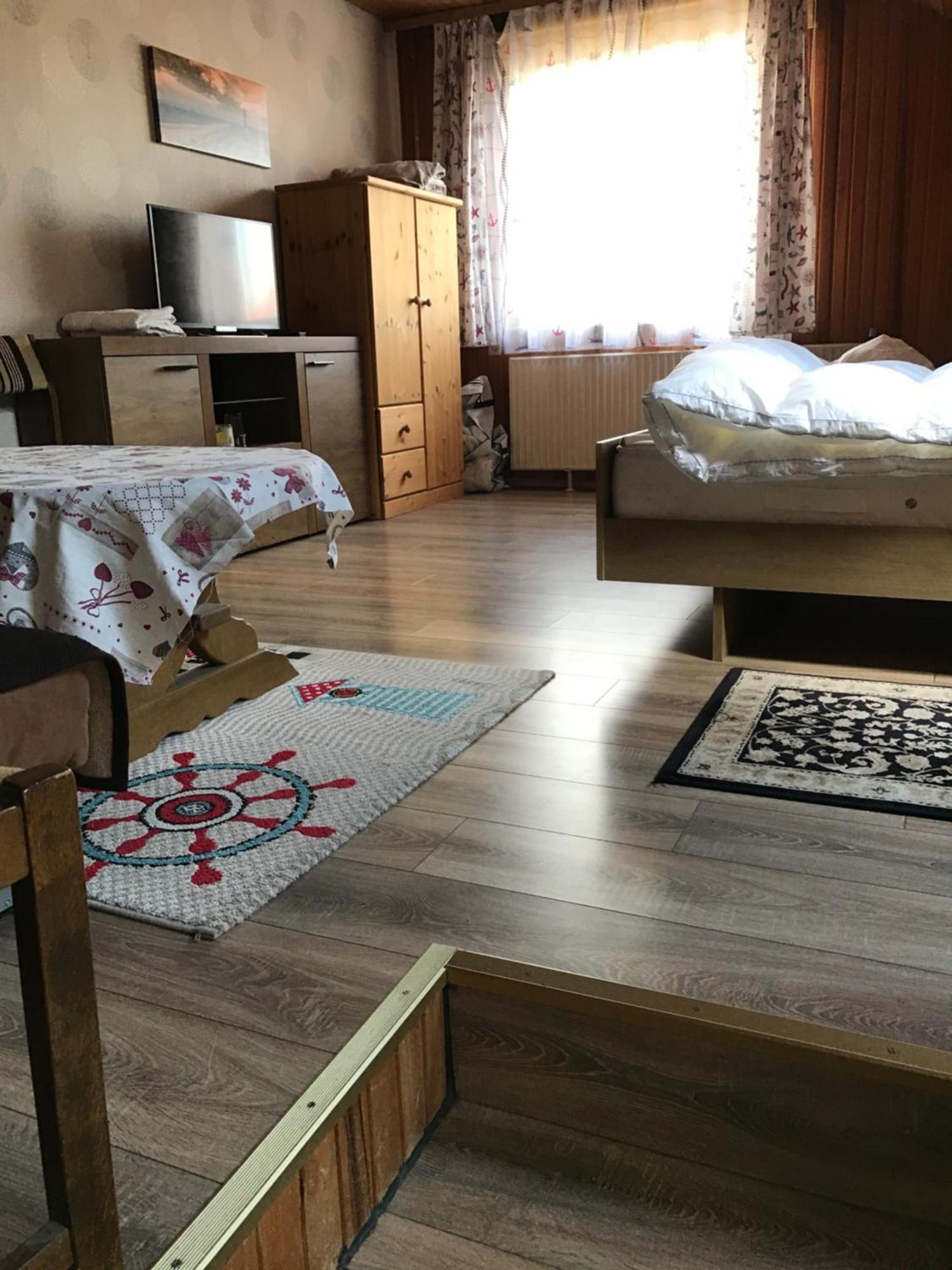 Privatzimmer Am Vw Werk Hannover Ngoại thất bức ảnh